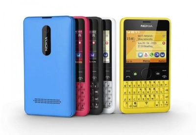 Nokia Asha 210, el primer teléfono con un botón para WhatsApp
